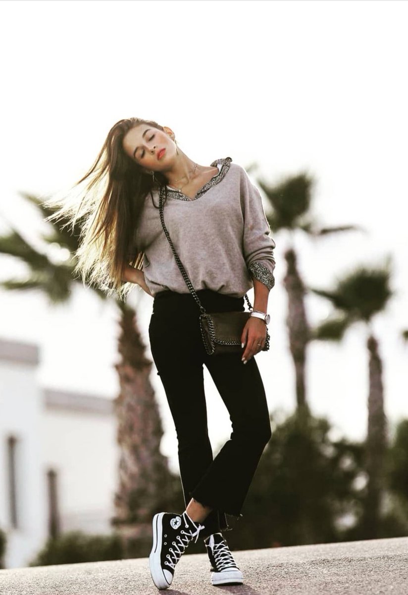 MariaQMCJ3's tweet image. Total look con pantalón, camisa, sueter, bolso y pendientes Lontananza moda Valencia

#lontananzamoda #teen #modateen #converse