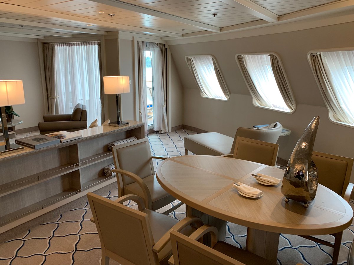 Let’s sail (I wish)! Suite aboard <a href="/Silversea/">Silversea</a>’s Silver Cloud - beautifully retrofitted expedition ship. Includes butler service. <a href="/sirencommspr/">Siren Communications</a> #cruise @CdnTravelPress