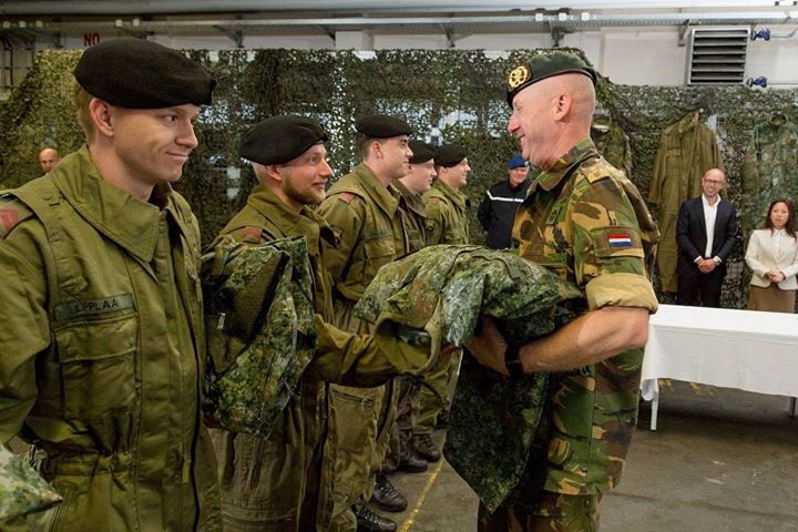 passie bevind zich drie Koninklijke Landmacht on Twitter: "De nieuwe kleding biedt de bemanning niet alleen meer veiligheid, ook het comfort is aanzienlijk verbeterd en… de Nederlandse tankers beschikken hiermee alvast over het nieuwe camouflagepatroon, waar passie bevind zich drie Koninklijke Landmacht on Twitter: "De nieuwe kleding biedt de bemanning niet alleen meer veiligheid, ook het comfort is aanzienlijk verbeterd en… de Nederlandse tankers beschikken hiermee alvast over het nieuwe camouflagepatroon, waar