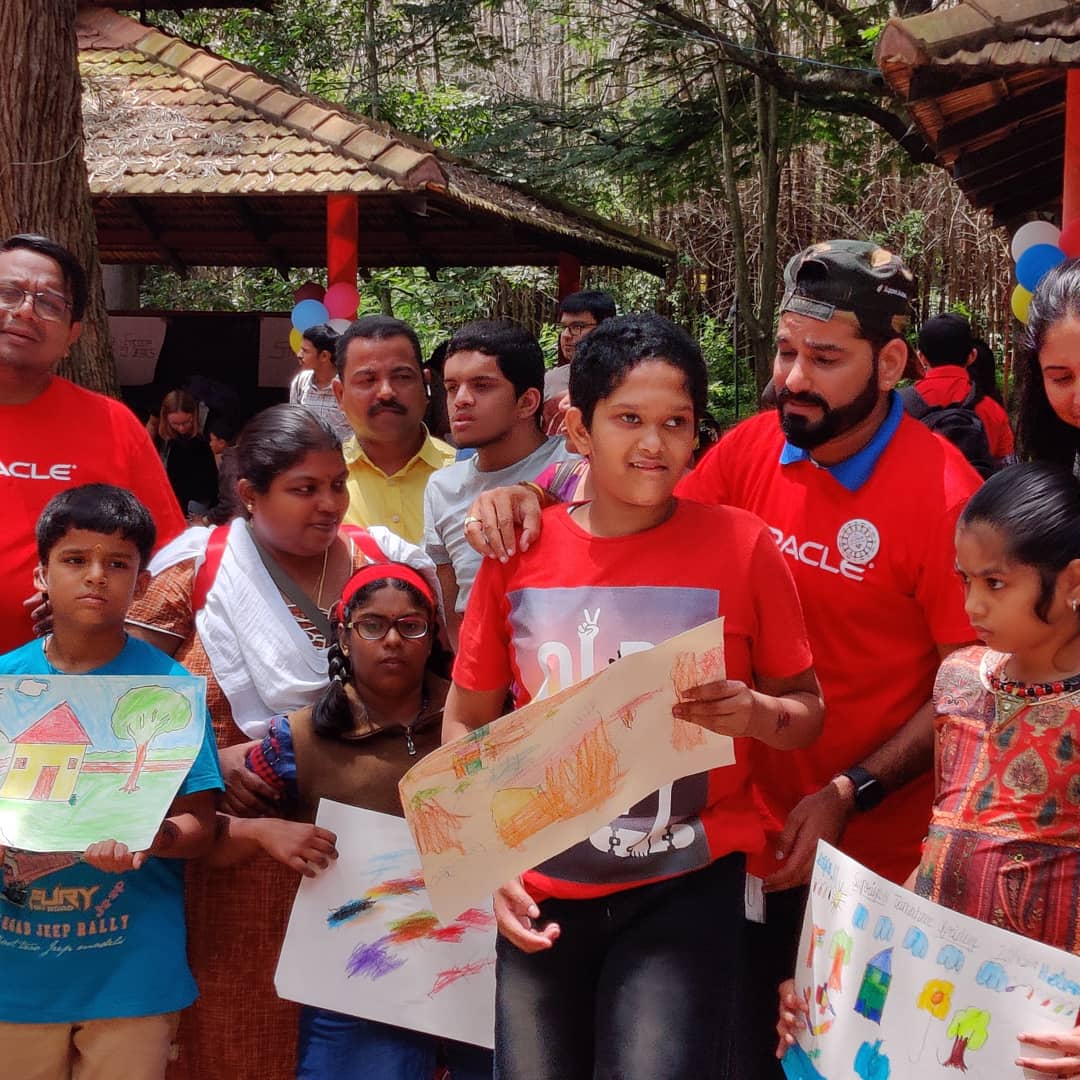 TamaharTrust200's tweet image. Thanks to our ever encouraging &amp;amp; supportive staff as well as the event&apos;s volunteers from Oracle for ensuring our children had a great time creating art and making merry! (3/3)
.
.
#TamaharTrust #SplashArtCompetition #ConcernIndiaFoundation #ChildrenWithSpecialNeeds