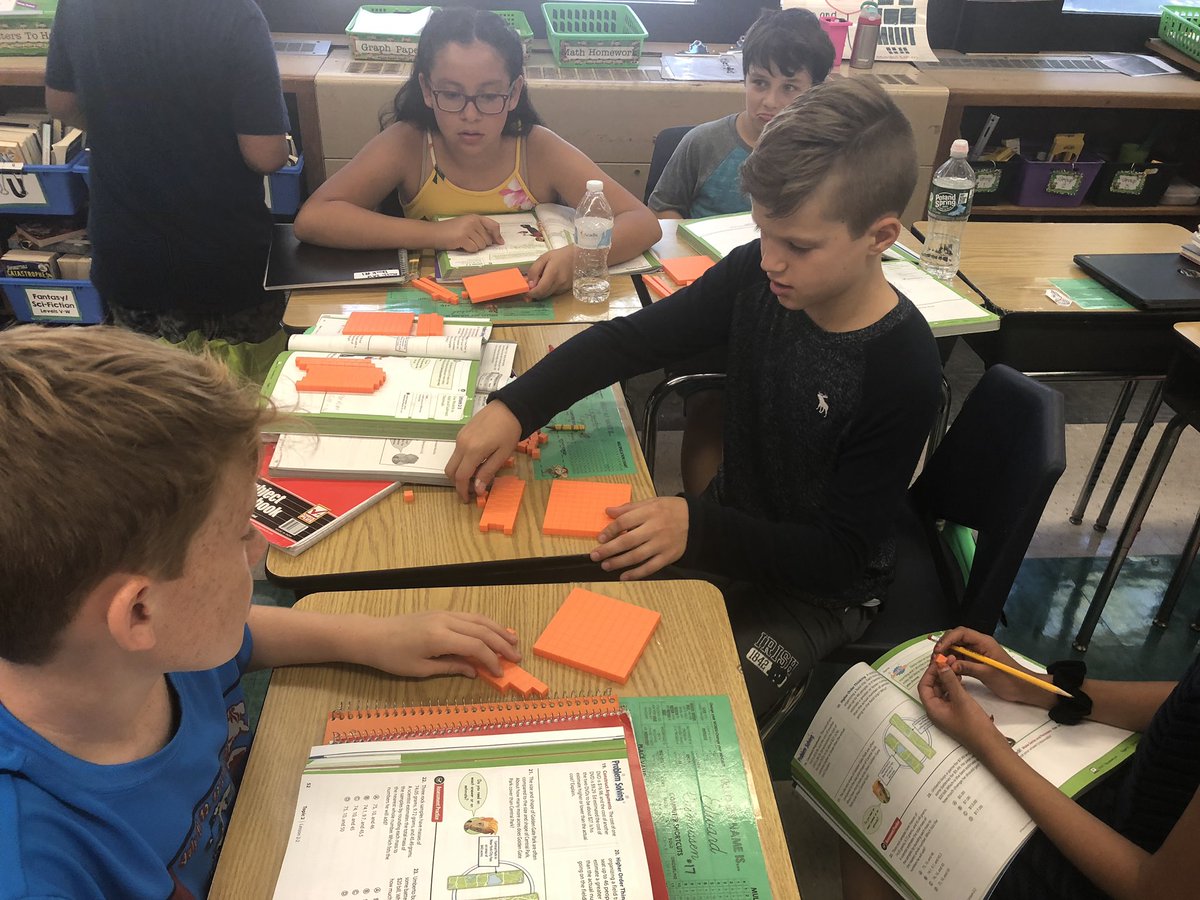 BinderLansey5's tweet photo. Using our base ten blocks to represent adding and subtracting decimals. #solveandshare @BerkeleyWWRSD https://t.co/h8rbsXTk9P