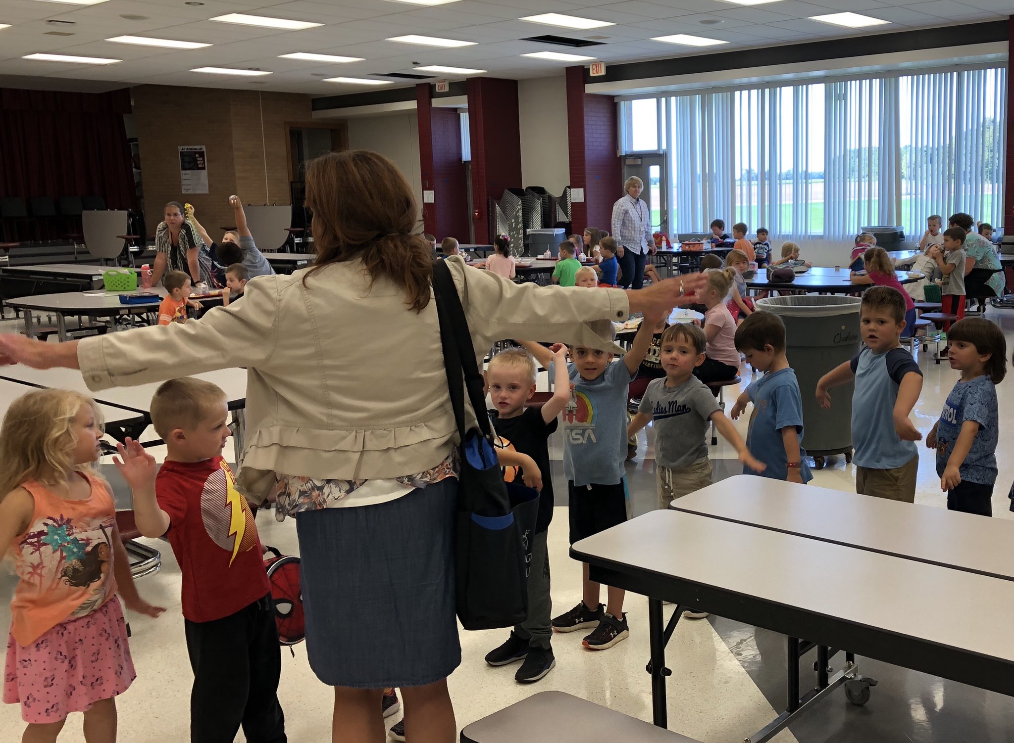 Byron Bergen CSD On Twitter These Bees Are Pretending To Be Birds byron-bergen-csd-on-twitter-these-bees-are-pretending-to-be-birds