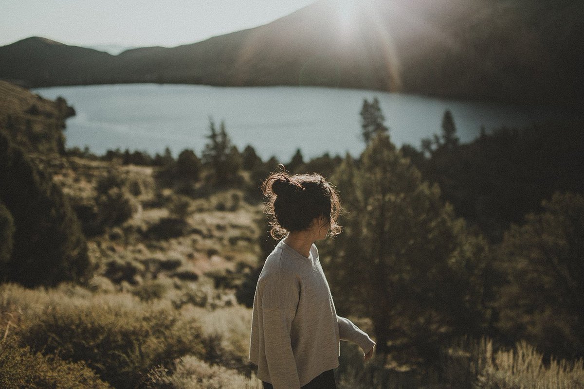 2x Olympian <a href="/theSarahAttar/">Sarah Attar</a>
tested a full kit of <a href="/icebreakernz/">icebreaker</a> merino wool during a week of training. Her poetic reflection and dreamy images tell a tale worth reading 
fieldmag.com/articles/olymp…