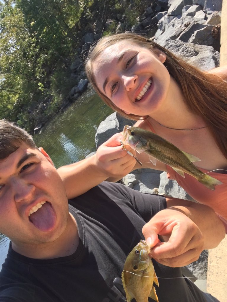 TheFishinMagic3's tweet image. NOTHING BUT HOGS!
#bassfishing #rostertail #fiance #TrumpImpeachment                              YOUTUBE CHANNEL : youtube.com/channel/UCzlm1…