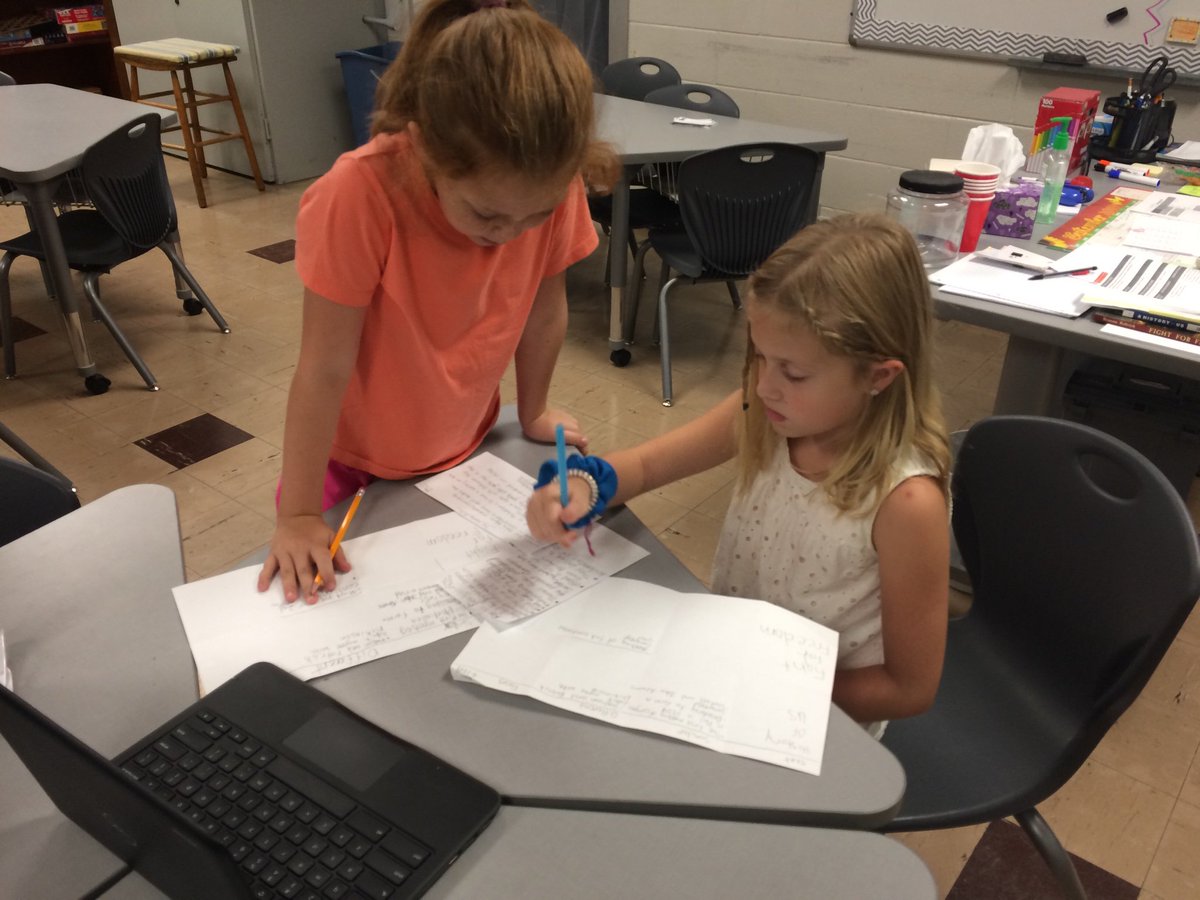 jenteaching3rd's tweet photo. Today 4th graders were working together to compare and contrast the information found in two text on the same topics. I love it when they share ideas. @eceswarriors https://t.co/gulvvFw29o