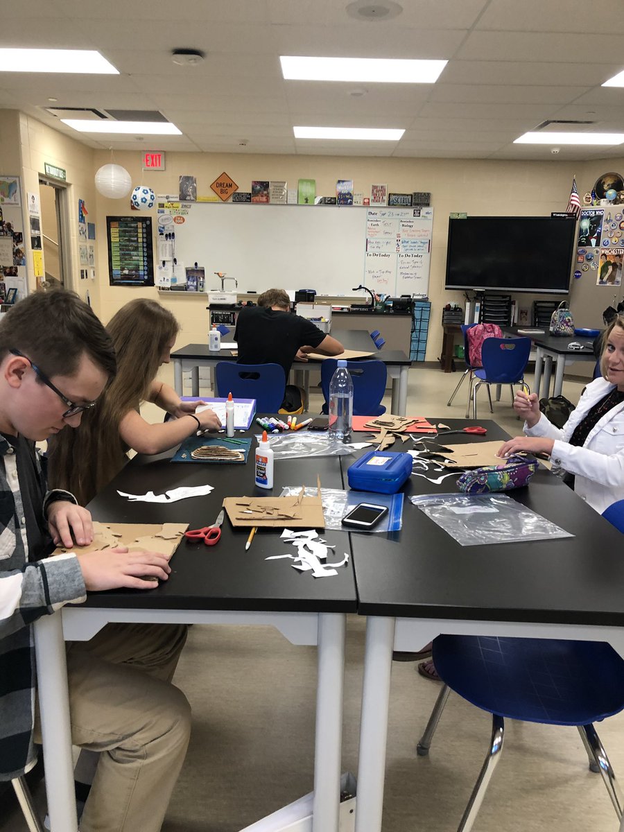 KKelly_OBHS's tweet photo. Hands-on learning all around in Mrs. Battistone’s class today. Fun and engaging! #sciencebydoing https://t.co/iRB0pC62he