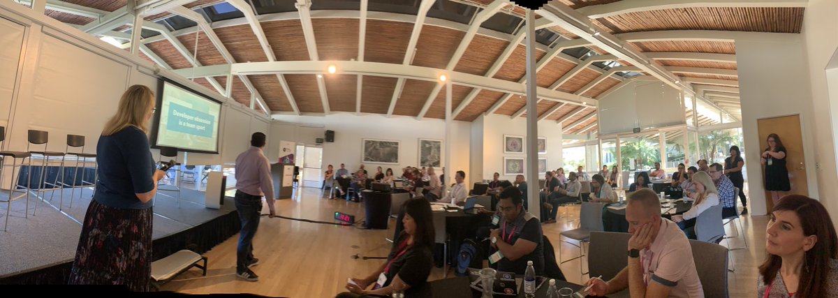 andreascon's tweet image. Day 2 at our 4th #FutureDev Summit with the leaders of Developer Relations and Marketing.