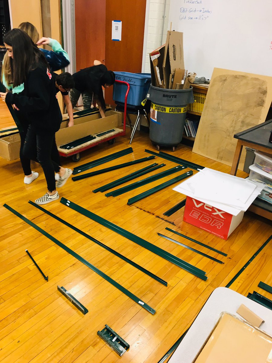 sedela_fcs's tweet photo. It’s happening! Thank you to our amazing Stem teacher @MrDeissler and all the amazing students. I can not wait to start planting our fall and winter vegetables. #kmsfcs #farmtoschool @centennial_ef  @klinger_ms @pa_fcs #sayyestofcs https://t.co/Fymf3mYQ1u