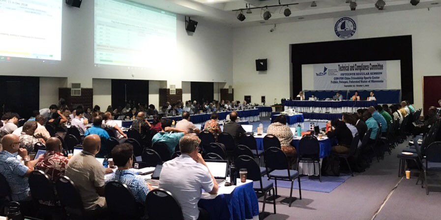 Produccion_Ecu's tweet image. #Pohnpei | Del 25 de septiembre al 1 de octubre @JIsidroAndrade, coordinador Zonal 4 del #MPCEIP, participa como delegado del Ecuador, de la 15a reunión del Comité Técnico de Cumplimiento de la Comisión de Pesquerías del Pacífico Occidental y Central.