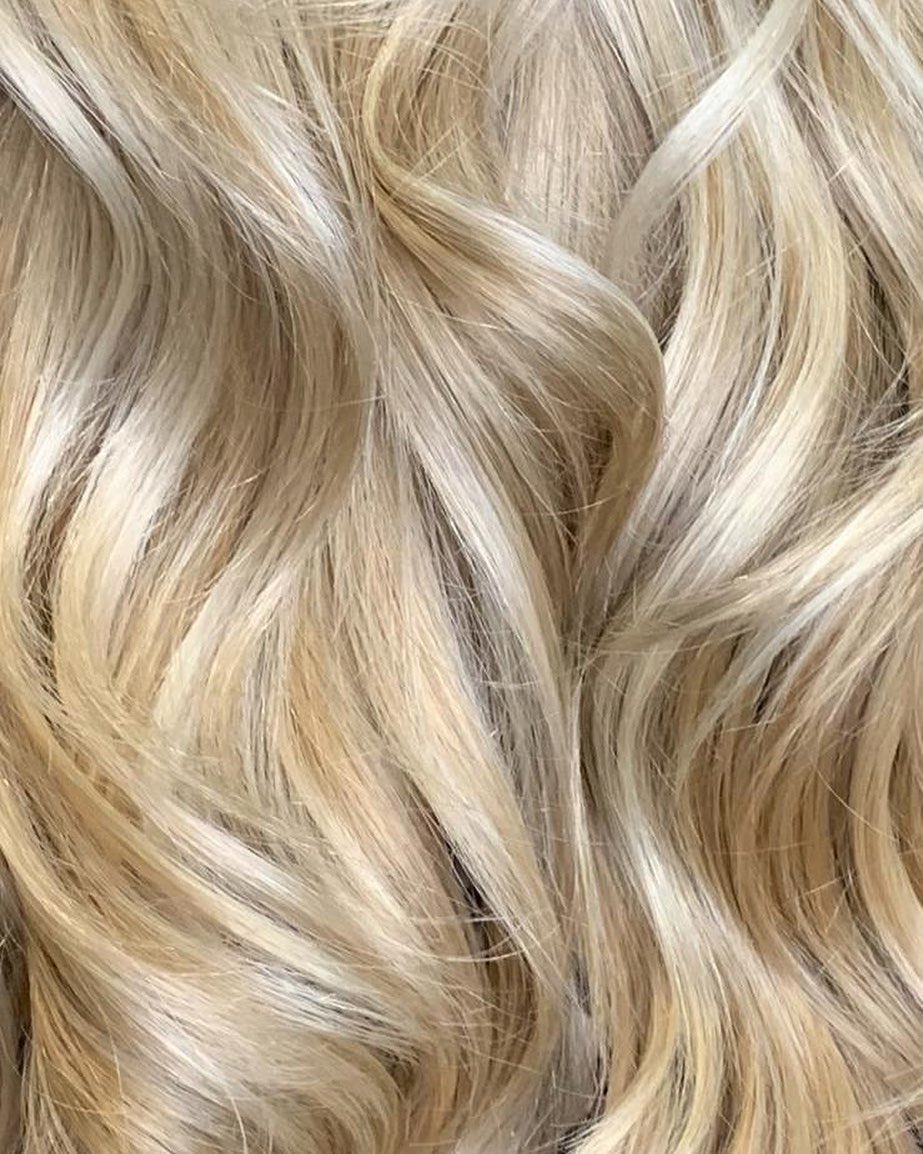 toniandguyworld's tweet photo. Up-close and personal with this beautiful multi-tonal blonde colour by TONI&GUY Peterborough β¨ #BEYOURBESTBLONDE #tonandguy #ColourMenu https://t.co/zsr4e32wAi