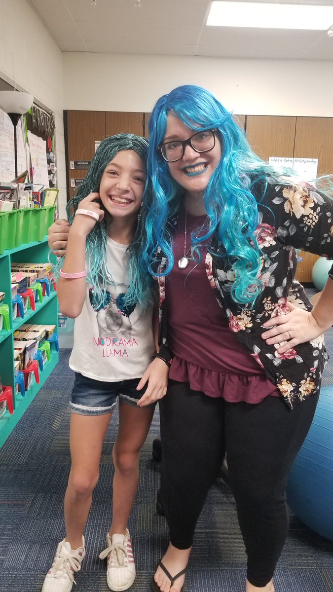 msholtsclass's tweet image. Is it Twin Day or Wig Day? You decide! #telegraphisawesome #3rdgraderocks #lovemyjob