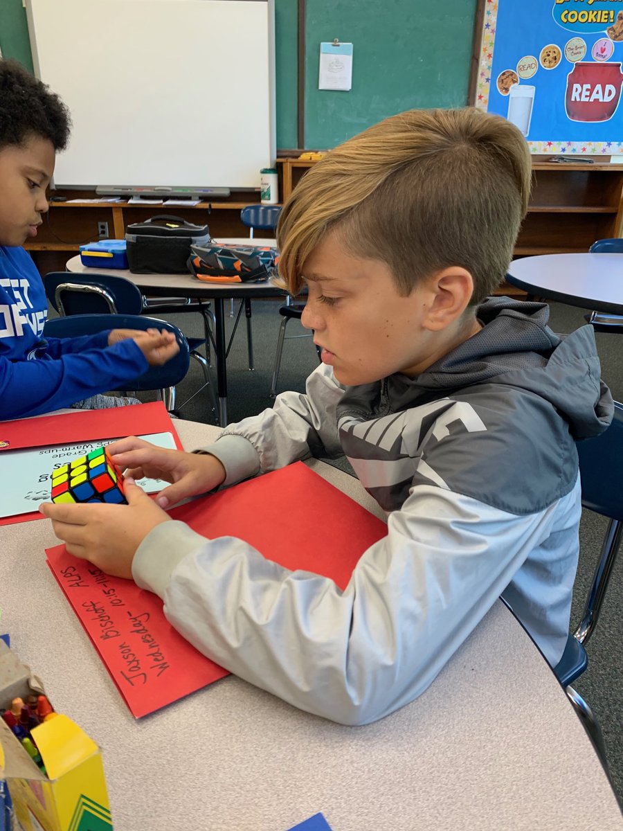 MforsthofferA's tweet photo. ALPS class was informative today with Jaxson showing the class how to solve a Rubik’s cube! #sayenlions@WeAreHTSD#weloveALPS https://t.co/4KAicbuivr