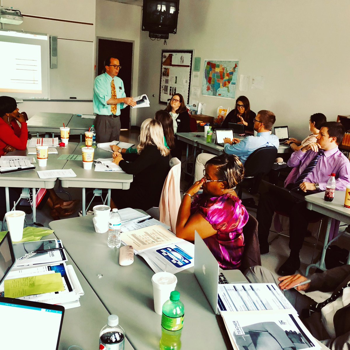 emiliesimeon's tweet image. PDP Cohort 4 dives into the Standards for observations and evaluations with Dr. Sox. #SRECLeadership  #PDPc4  #LeadershipMatters