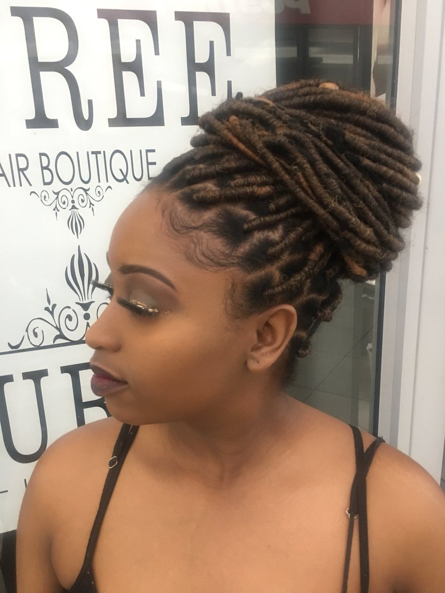 hloni00's tweet photo. #GirlTalkZA Looking for the best makeup deals for your matric dance? 
📍Springs Mall 19 Jan Smuts Rd Selection Park Shop U17A
WhatsApp 0763207072
Callus 0118120479 
#Springsmall #makeupinsprings #zureehairandbeauty #makeup #beauty #selectionpark #bridalmakeup #matricdancemakeup https://t.co/6BiSe1Ka9F