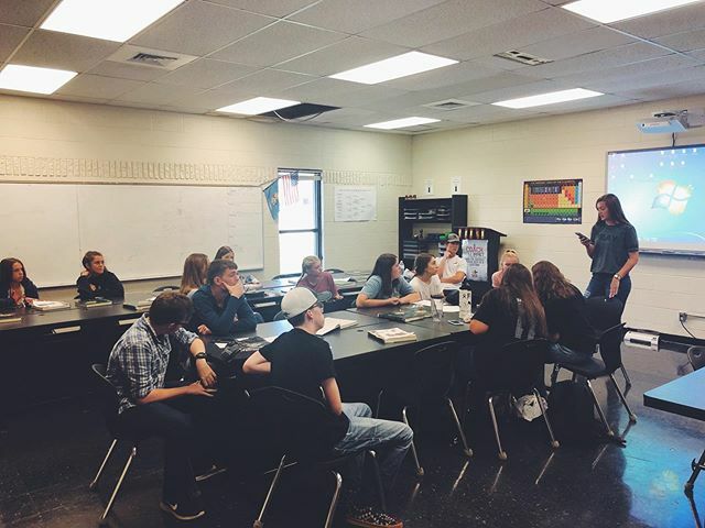 3N1Ministries's tweet photo. Culture for Christ over at BBHS today! Great word @chloeerin1212! https://t.co/pL5r3kl3OR https://t.co/wAqKhSlX2e
