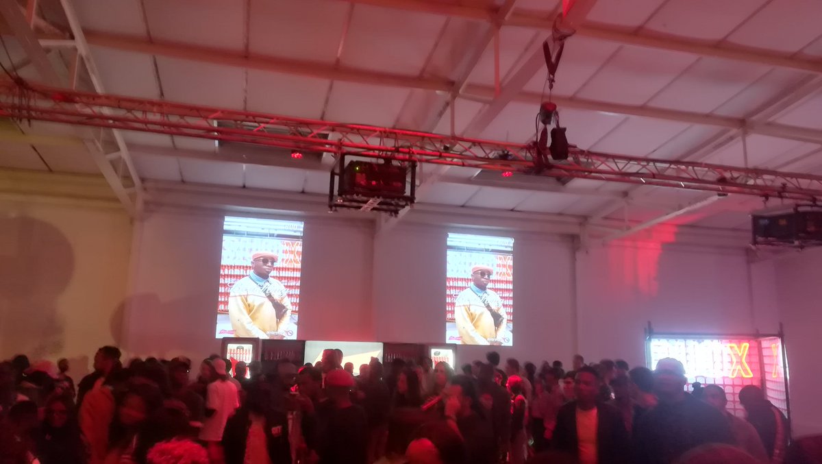 MacAweSocialMe's tweet photo. Let's get this party started with @BudweiserSA and @Mixmag #BudX #LABJHB 📸 📲 💹 https://t.co/V6tHjtmyOJ