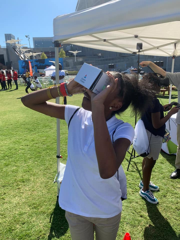 SouthernCompany's tweet photo. Our employees are spending the day with students from Full STEAM Ahead, participating in hands-on learning activities centered around science, technology, engineering, art and math. It’s a great day to be in the @HomeDepot Backyard at @MBStadium! https://t.co/QihvrQ85mg
