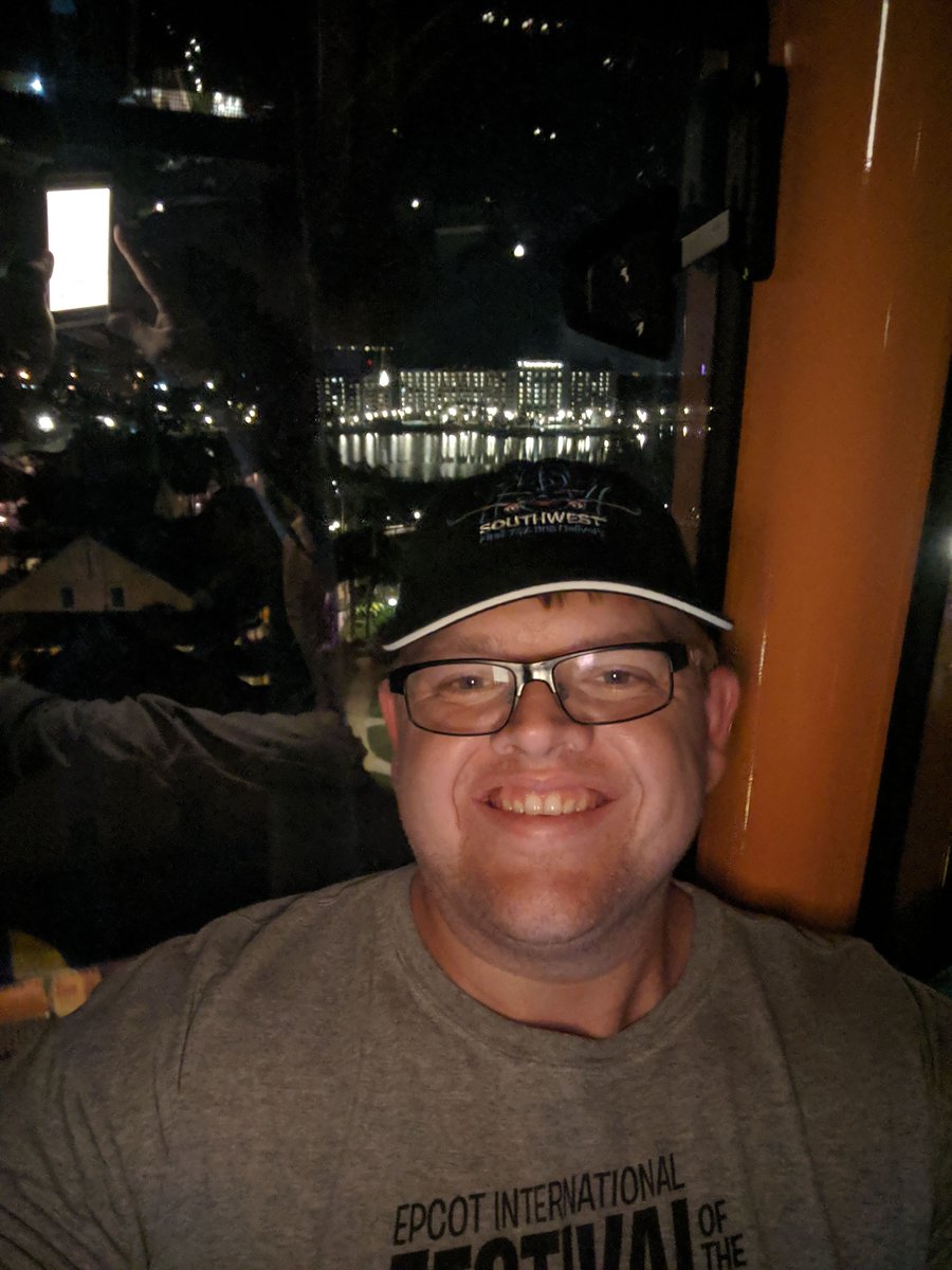 LucasReuling's tweet photo. I had the pleasure of riding @WaltDisneyWorld Skyliner last night. It was awesome. The gondolas move with some serious speed. We road all the paths yesterday, hitting up Disney's Hollywood Studios, EPCOT, Pop Century/Art of Animation, Caribbean Beach and Disney's Riviera Resort https://t.co/IIztmysRXX