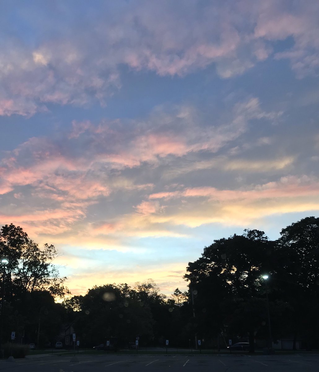 TCBrower's tweet photo. First two from #theroadiliveon the last two #fromwork @RandiBurns_Wx @JeffPorterWX @weathermankeith @WillWWMT #hooper #plainwell https://t.co/RcSZkW126f