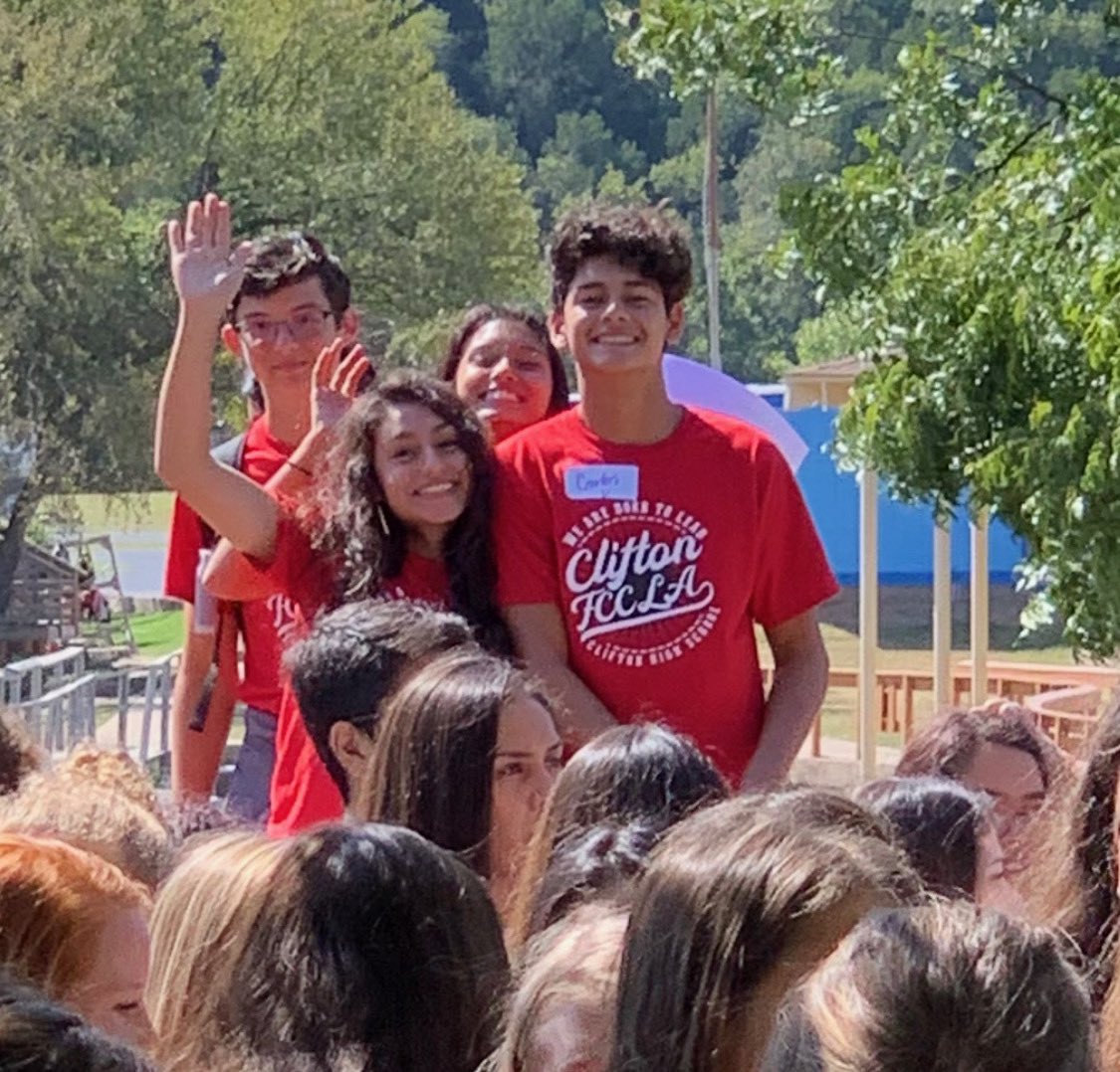 FcclaClifton's tweet photo. FCCLA members went to the Fall leadership workshop in Glen Rose today. It was a great experience for our members! https://t.co/12id7VtauR
