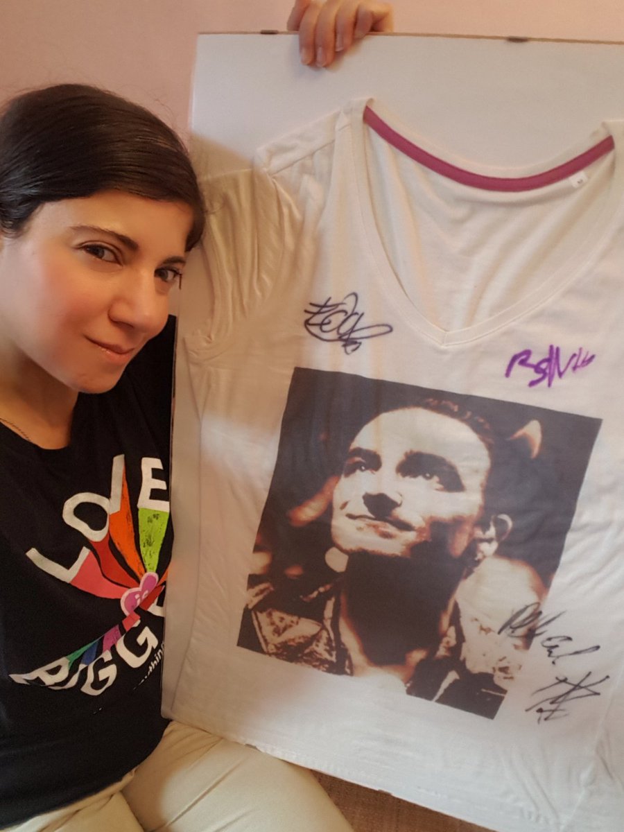 daniDpVox's tweet photo. Celebrate #U2 today ... #U2T0925 🥂🍾 #U243
Happy 43rd Anniversary @U2!
#HappyBirthdayU2 #HappyAnniversaryU2
Best wishes #Bono, #TheEdge,#AdamClayton & #LarryMullenJr!
God Bless u!🙏#loveisbigger
#U2NewsIT #U2History #OnThisDay #September25th #25September1976 #buoncompleannoU2 https://t.co/0Rpz7t66gH