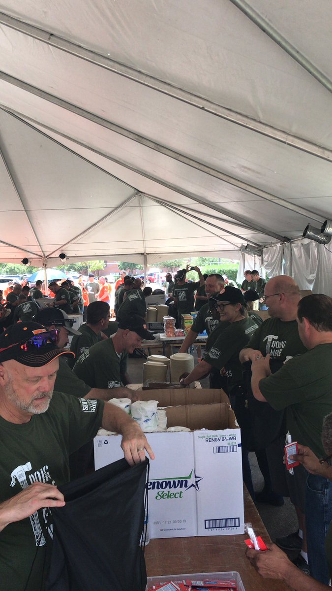 Jeffrey Edwards (@6546sm) on Twitter photo #choosetoserve giving back in D307 <a href="/JarrodFarmer4/">Jarrod Farmer</a> @kimbrough_mk @RD_Jones23 <a href="/Phillip6530/">Phillip Lewis</a> <a href="/chuckearp11/">Chuck Earp</a> #choosetoserve giving back in D307 <a href="/JarrodFarmer4/">Jarrod Farmer</a> @kimbrough_mk @RD_Jones23 <a href="/Phillip6530/">Phillip Lewis</a> <a href="/chuckearp11/">Chuck Earp</a>