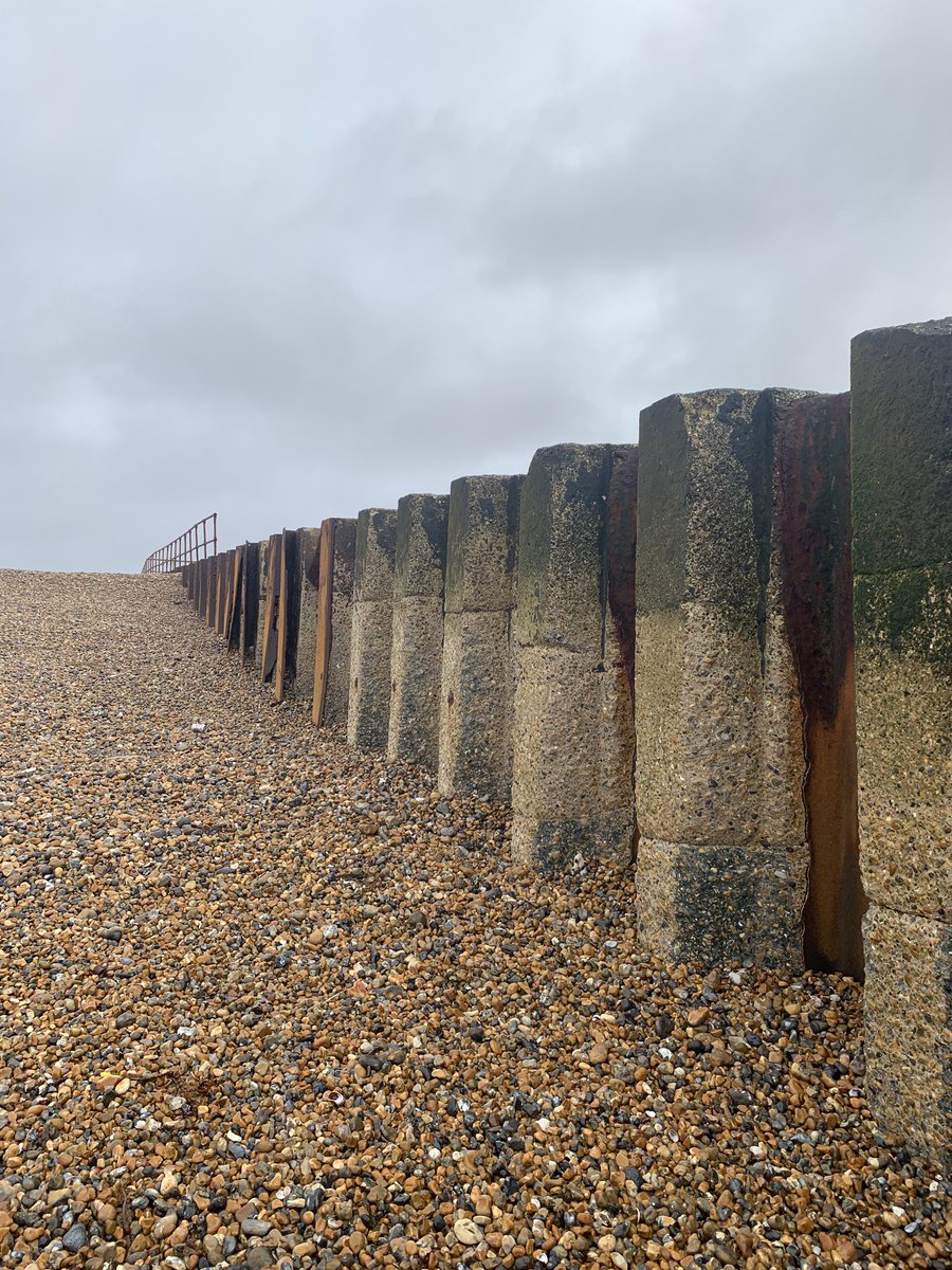 ClaudiaTBejan's tweet photo. #ALevel #Geography #FieldTrip 🌊@WoodhouseCol https://t.co/6otiIMxXkv