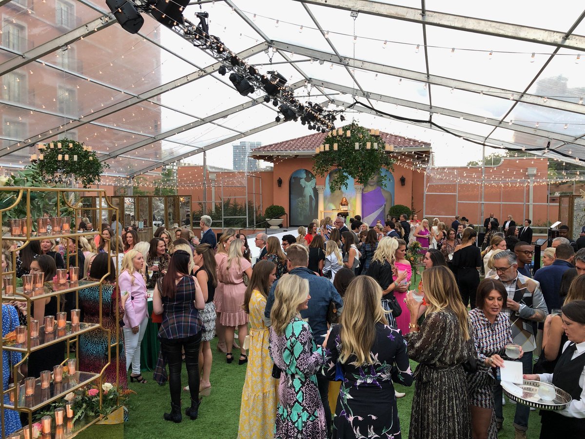 planetdallas's tweet image. Two unique tented shows on the same day! #mironcrosby #prabalgurung #concertforacure #headingtoncompanies 

⚫️

⚫️

#planetproductionsdallas #lighting #audio #video #mansion #eyeballdallas #cleartent #busy #liveeventproduction