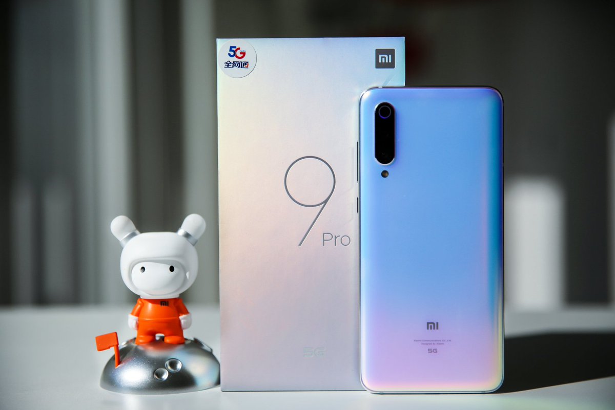 DesiVibWithAman's tweet photo. I wish we could ever get this one in India.
#redmi #xiaomi #mimix4 #mimixalpha #mi9pro5g #MIUI11 #MiTVPRO https://t.co/A5FH4qUraT https://t.co/1yprhTdMGV