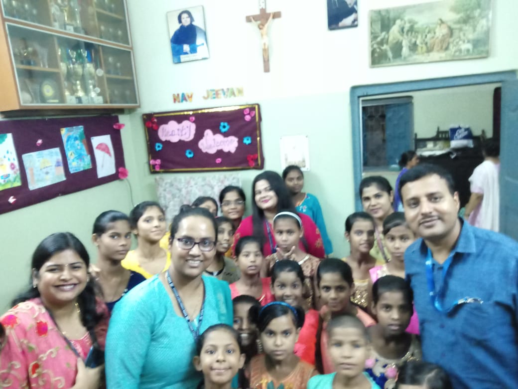 ParthaC1976's tweet photo. #TCSP4L activity continues  @Kolkata, fantastic time spent with the kids at Nav Jeevan Orphanage and new dress distribution before the Durga Puja festival
#TCSEmpowers
@AnupamSinghal5 @tcsjohn2001 @RakeshDevpura @vivekjadon9 @sudeep_mazumdar  @ashok_pai @aasha2015 @People_TCS https://t.co/xrXtq22w9C