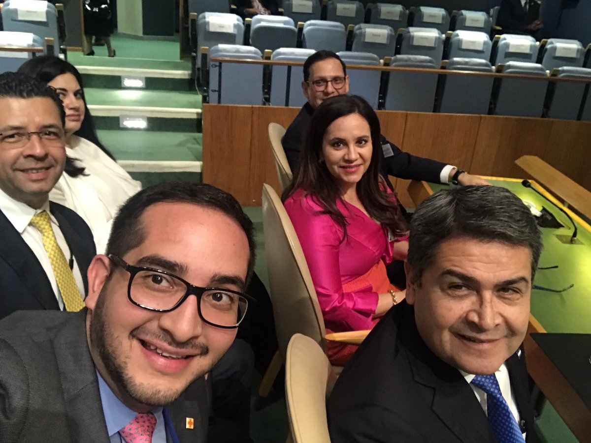 MarcoMidence's tweet photo. A punto de iniciar el discurso el Presidente @JuanOrlandoH en Asamblea General Naciones Unidas, después de una reunión con @realDonaldTrump #HondurasEnLaONU https://t.co/be1mbnQiGG
