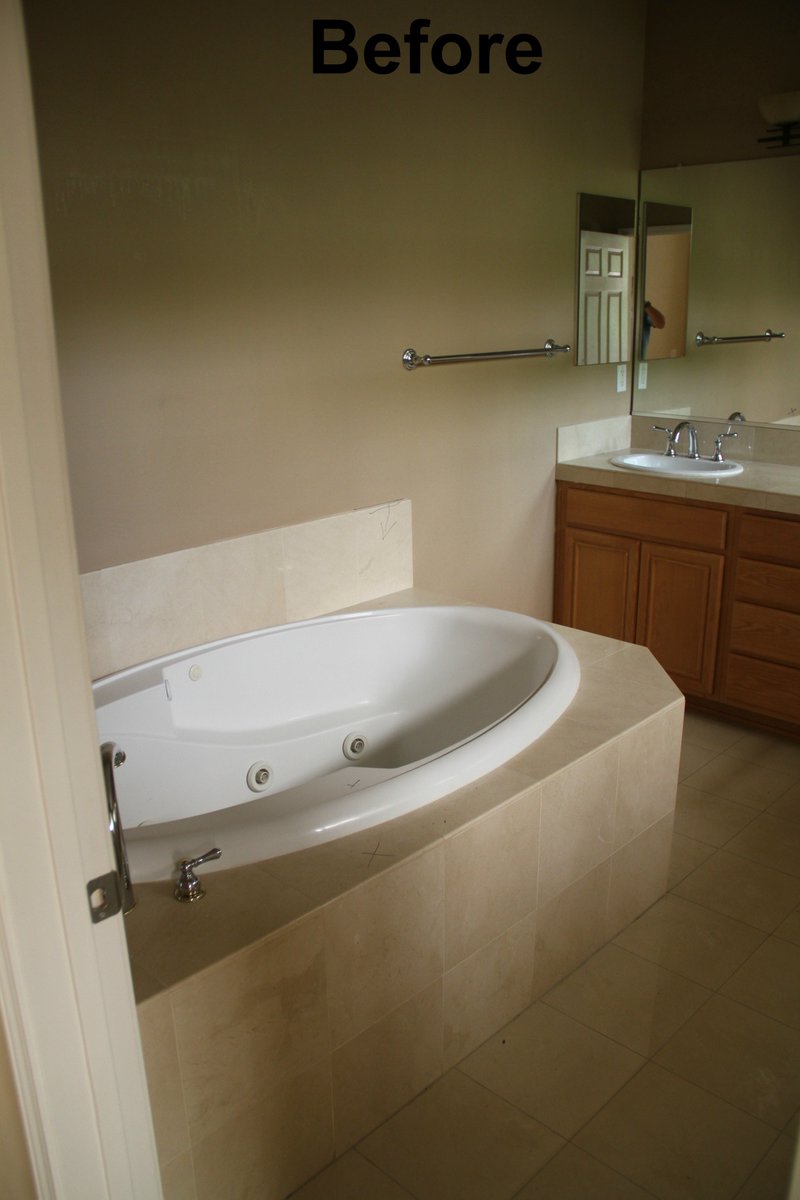RemodelingA's tweet photo. New project alert! Take a look at the before pictures of this #project in #PorterRanch. Come back soon to view progress and completion pictures! #bathroomremodel #kitchenremodel #laundryroomremodel https://t.co/5dgE63oh36