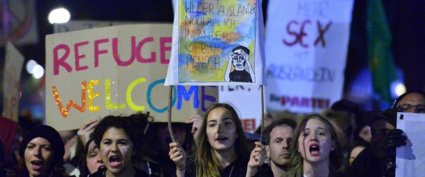 MartinFontana19's tweet photo. @gundel_gaukeley @guenschl Flüchtlinge willkommen und Sex für alle! https://t.co/wNXzIt703F
