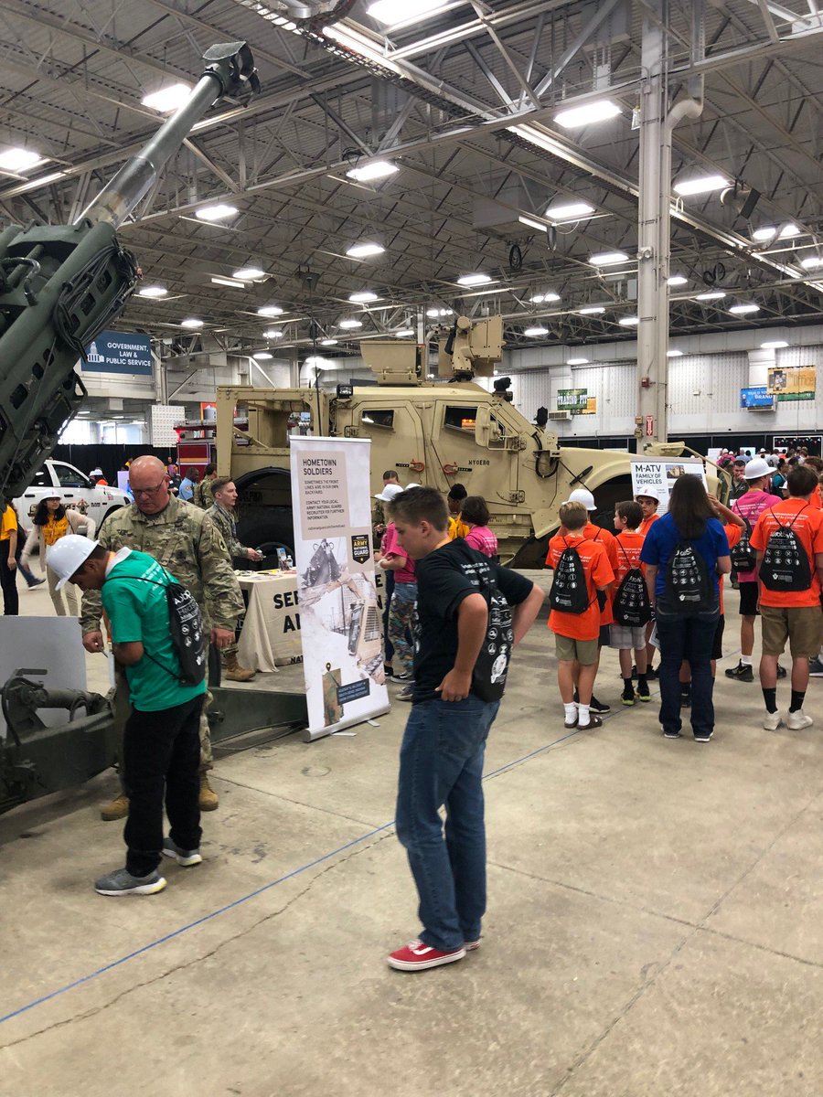 JACentralInd's tweet image. So many different industries are featured here. Everyone is finding something new to learn about! #JAJobSpark