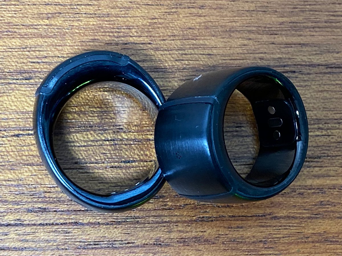 LanceUlanoff's tweet image. The Echo Loop in person! #AmazonEvent