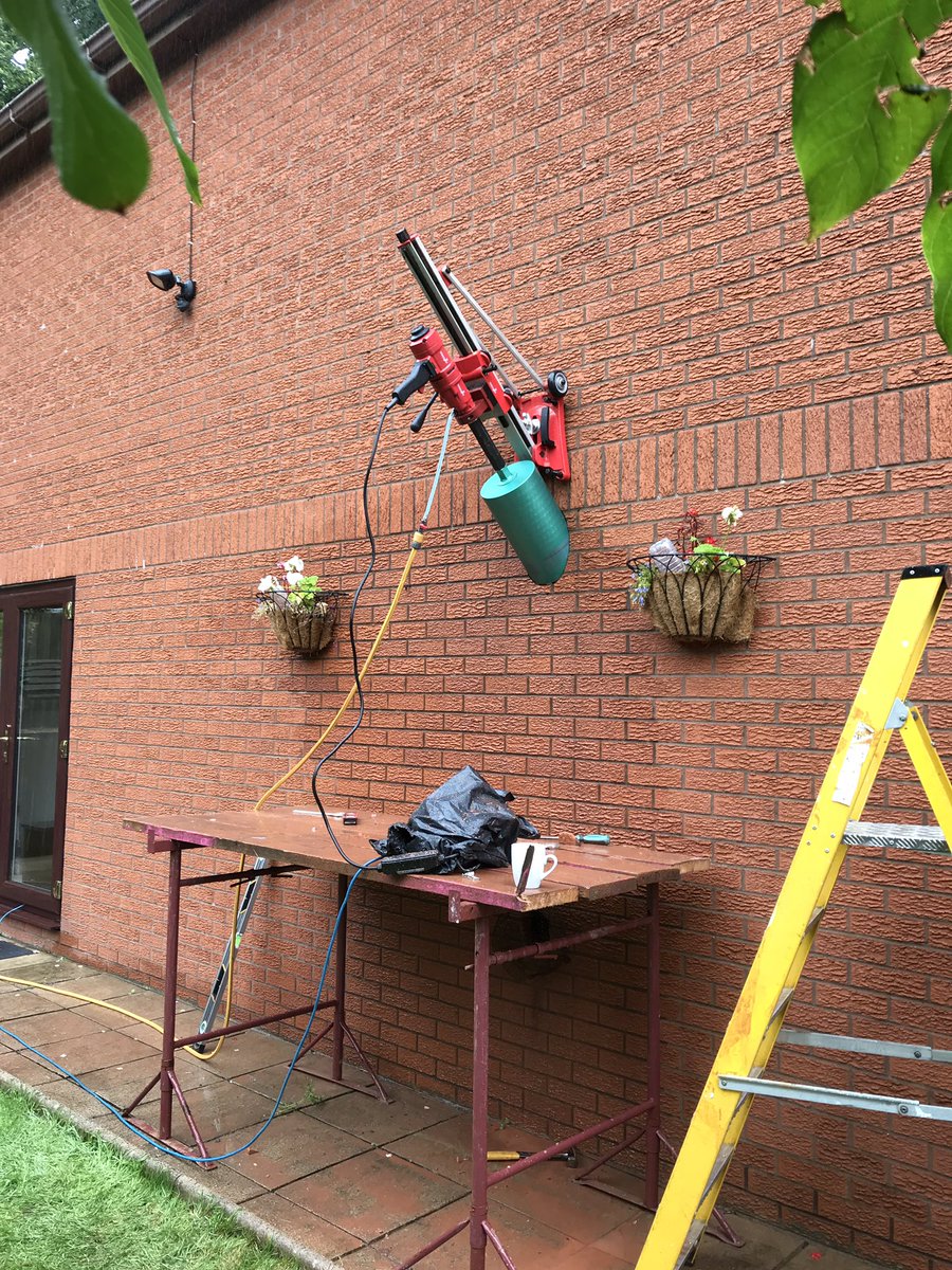 multichoiceLTD's tweet image. @DeanForge @MIFlues_Liners @coredrillcity been a wet few days for the lads. Didn’t stop them producing the goods again 👌🏻#twproblack #miflues #w5 #multifuel #chimneydesignservice