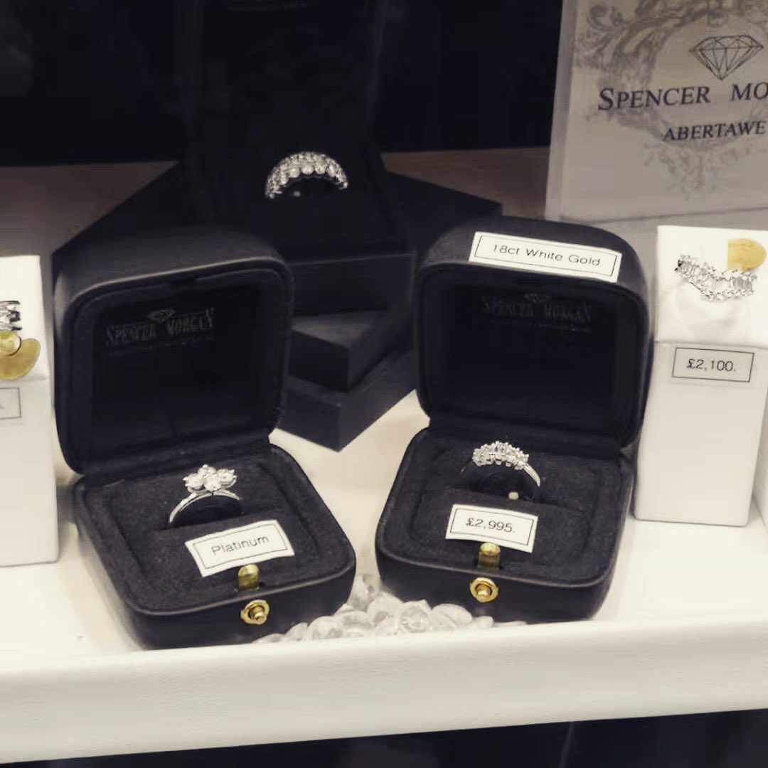 Azadaaa_'s tweet image. Wanna get married only for these babies💍