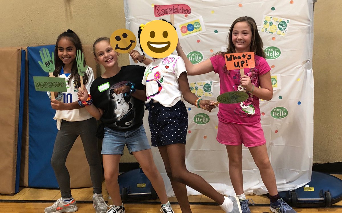 BrookPrincipal's tweet image. Photo booth fun today! #StartWithHello #hello #helloweek