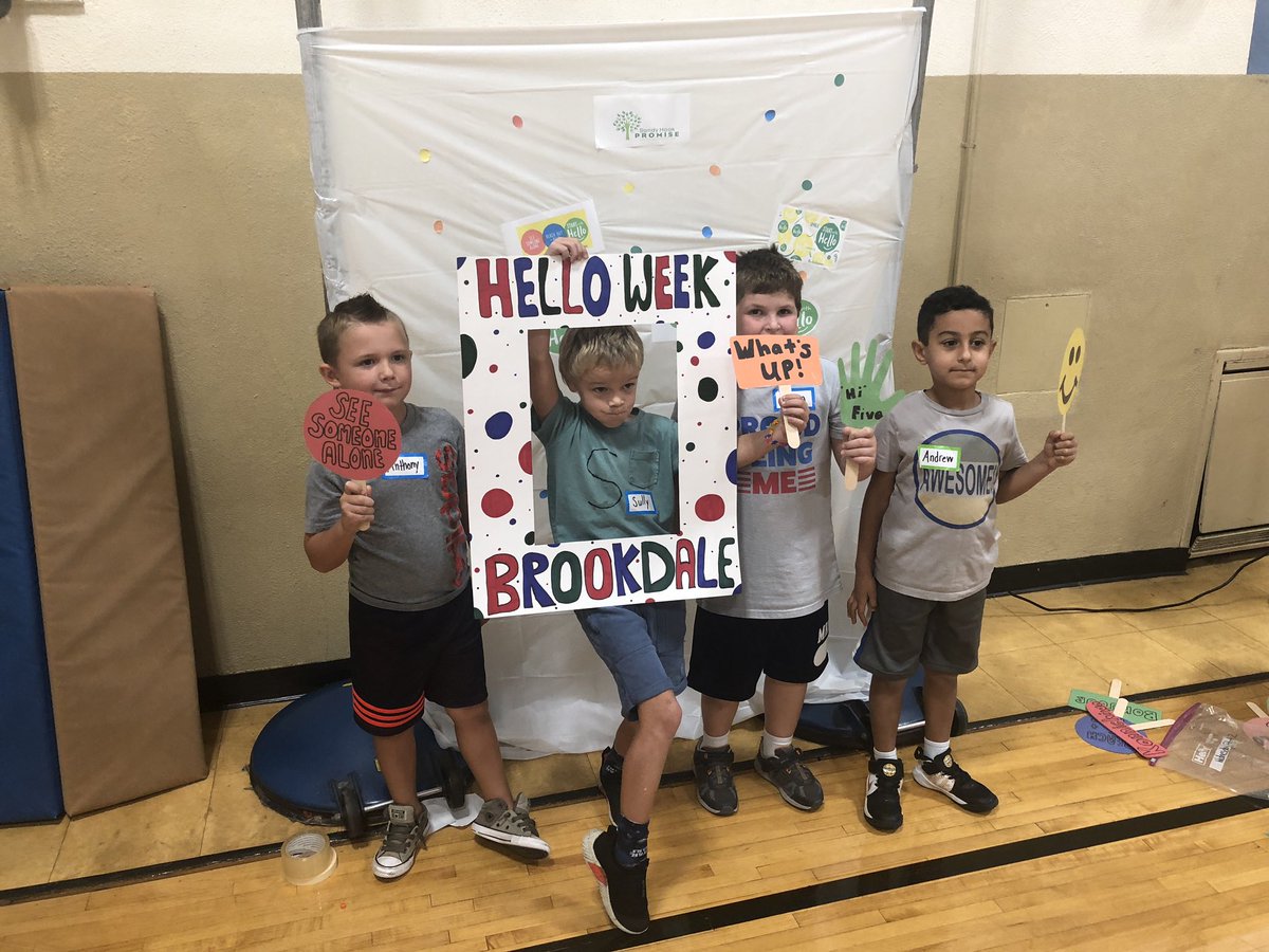 BrookPrincipal's tweet image. Photo booth fun today! #StartWithHello #hello #helloweek
