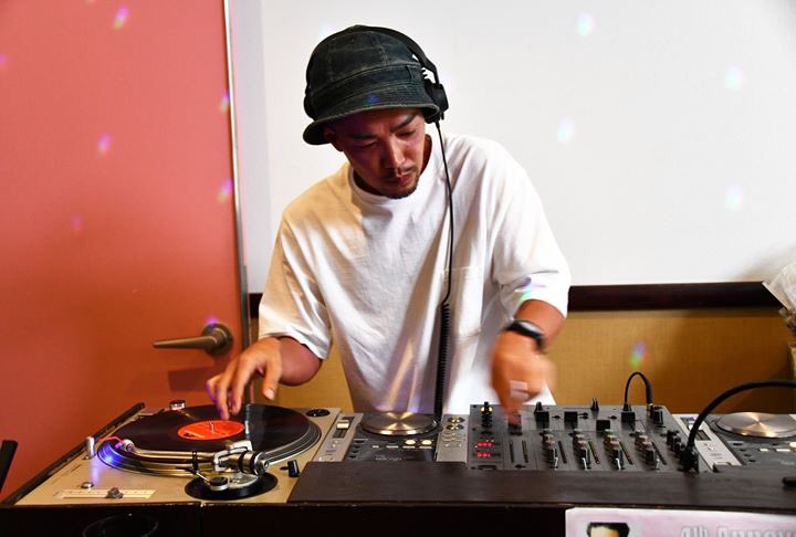 flowerpopstudio's tweet photo. https://t.co/H61yvhc5Gx 日本産音楽を愛する粋なDJ達による厳選音盤〜聴いた事ある曲、これ何？ってモノ〜ニンマリさせてくれる選曲+素敵なユニットのライヴもあり
#japanesecitypop #groovypop #japan ＃歌謡曲 #和モノ ＃FLOWERPOP ＃グループサウンズ #DJ #clubevent #niigatacity ＃シティポップ https://t.co/FzWs2lmHSu