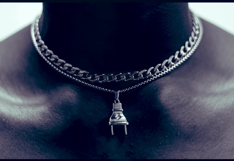 Something light for the guysSilver Necklace and pendant Price: 5kGuys pls slide into my dm to order  #OPPOA92020  #LagosFashionFair_2019