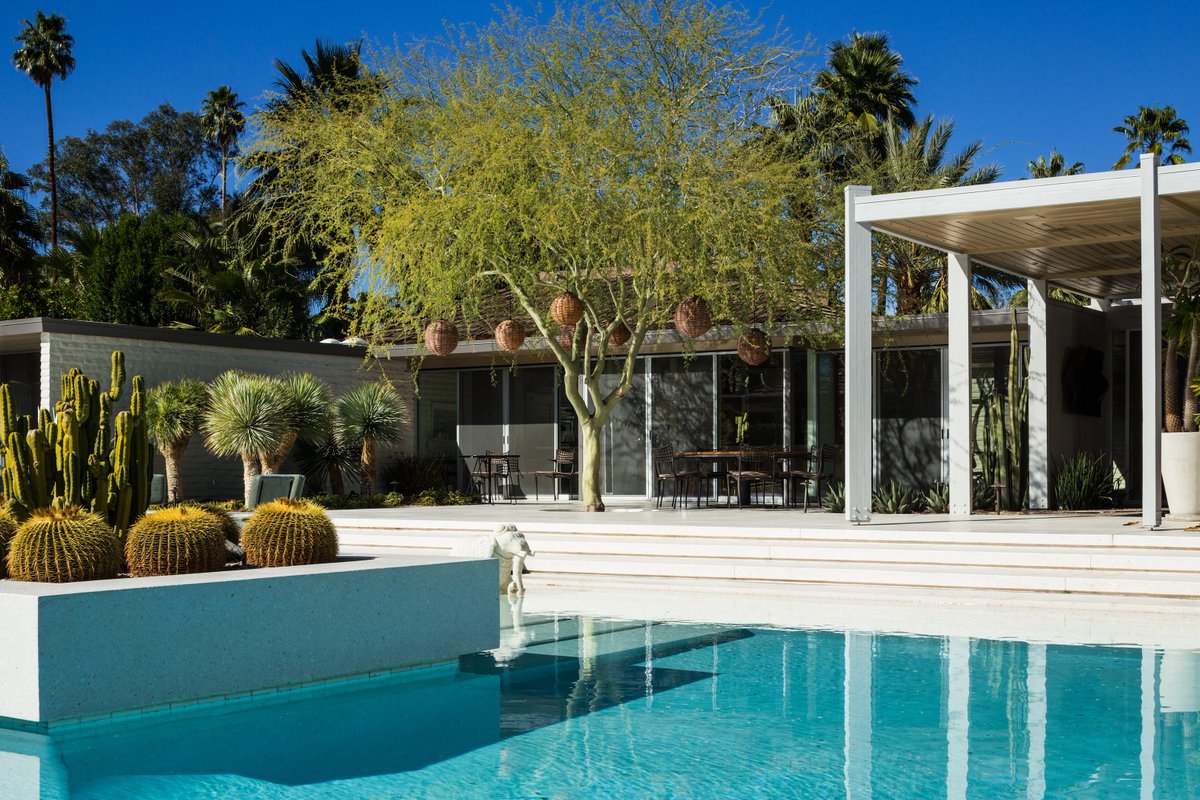 VisitGreaterPS's tweet image. Discover desert modernism at @ModernismWeek #FallPreview, happening October 17-20! For more information: bit.ly/2UKpnGJ. #findyouroasis