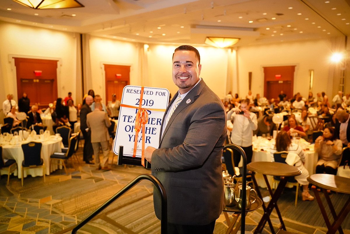 Hartford_Public's tweet photo. Just in case you missed it, watch the conversation between @HartfordSuper and #TeacheroftheYear2019 Narciso Moquete from @sandhartford @CCSU #GreatTeachingandLearning WATCH HERE: https://t.co/65l5x3ep8Q https://t.co/O8wpnthac6