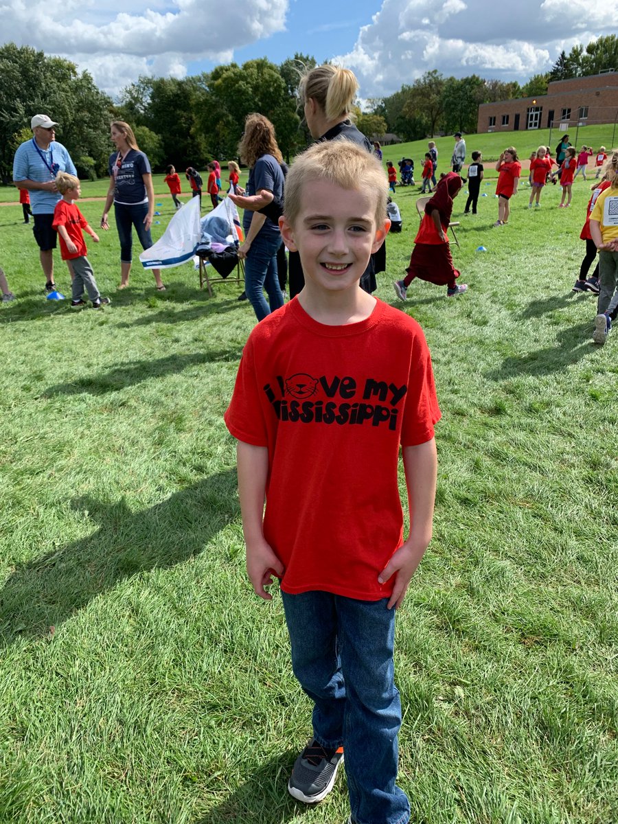 asang214's tweet photo. "Ready, Set, Go!" A beautiful day for our Otter Fun Run! #MississippiOtters #AHSchools https://t.co/VecZhNkbGf