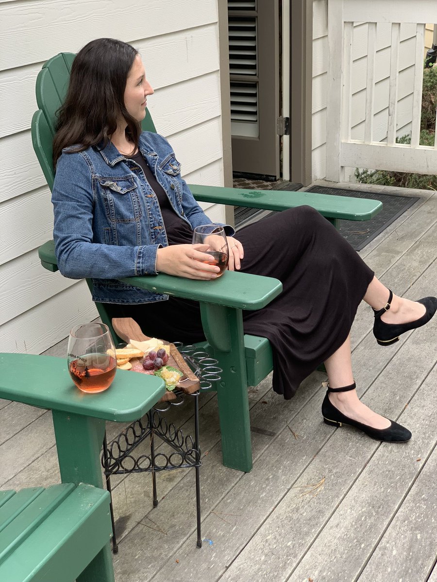 Relax on a patio with a glass of wine when you stay with us! 

Book a room today: loom.ly/STrrkRc