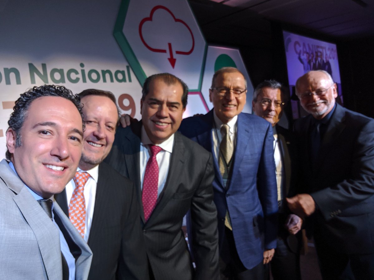 eculebro's tweet photo. Gracias @CANIETI  por la invitación al panel de expertos en #Tecnología: @delarosajesus, Santiago Gutiérrez Fernández, @CarlosFunesG, @lalogtzg. Moderado por @RicardoZermenoG. Un orgullo estar acompañado de grandes personalidades que han aportado tanto a #MéxicoDigital 🇲🇽. https://t.co/AF4pgzYvTk