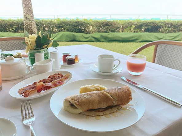 HalekulaniHotel's tweet image. #Breakfast is the most important meal of the day! To celebrate #betterbreakfastday, indulge yourself with our Sunrise Breakfast Package bit.ly/2GUWNye

Photo: @seiko215 via Instagam