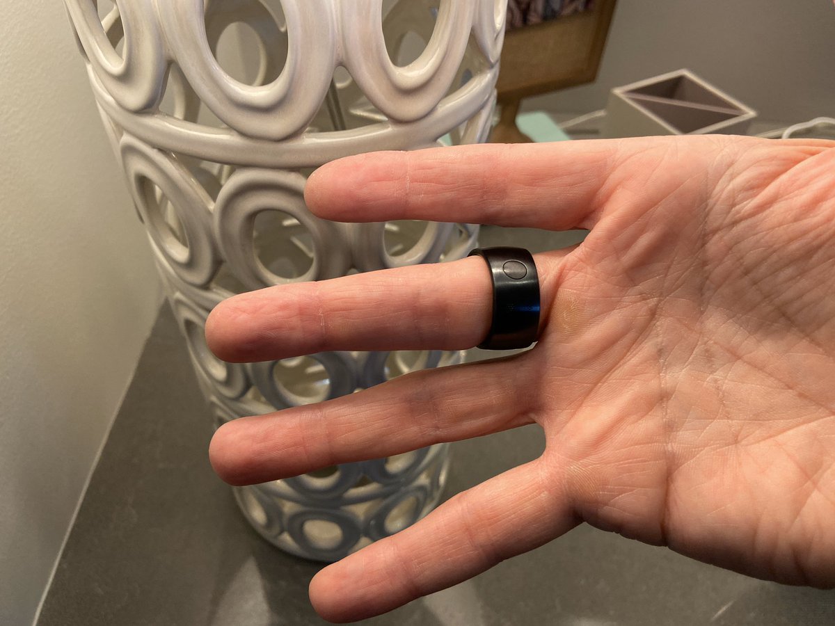 LanceUlanoff's tweet image. This is me wearing the new Amazon Echo Loop. #AmazonEvent