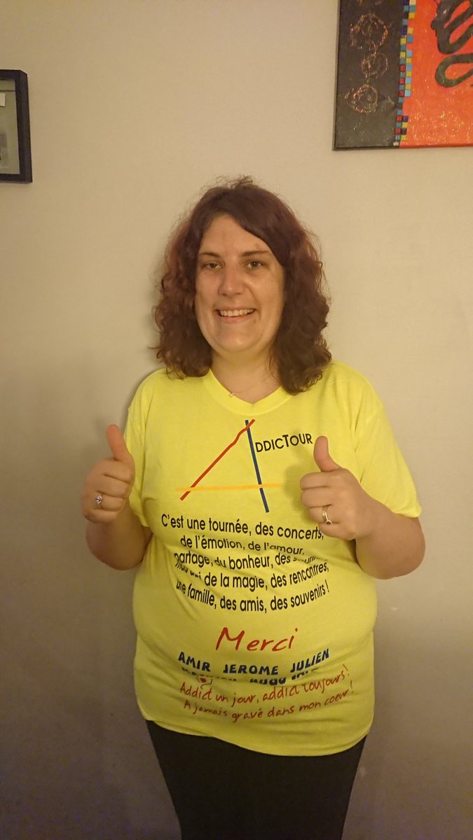 alexcomptefan's tweet photo. Après 3 semaines de caprice de la poste je fais partie officiellement de la team fluo avec le tee shirt @Amir_Off #teamfluo https://t.co/WCNaAm2I6J