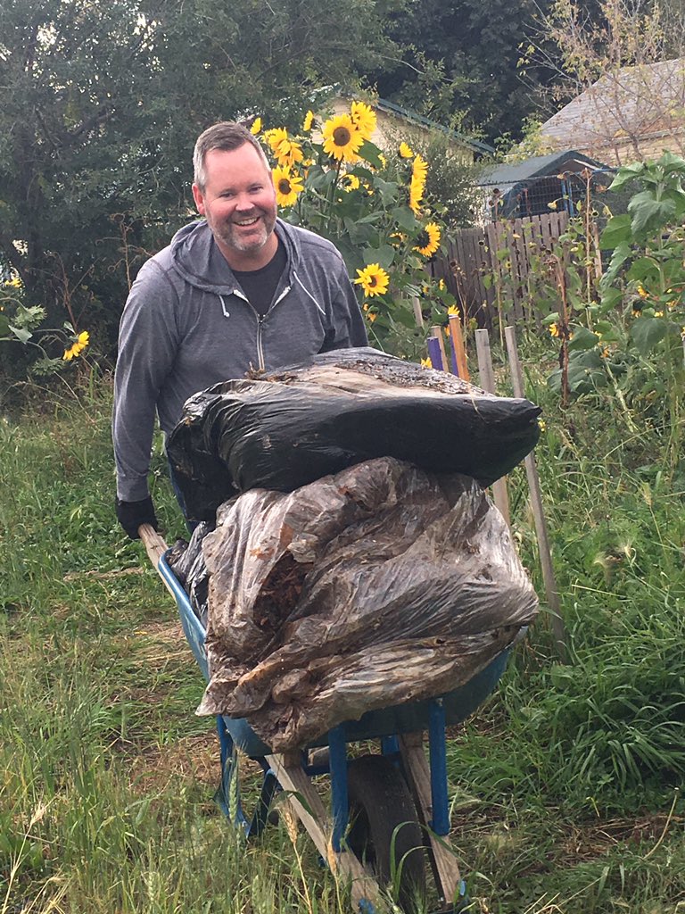KevinLasiuk's tweet image. Today we got a little dirty for a great cause! It’s #community week at @Stantec Saskatoon. Very proud to support @yxeFoodBank at their Garden Patch. #stantectogether